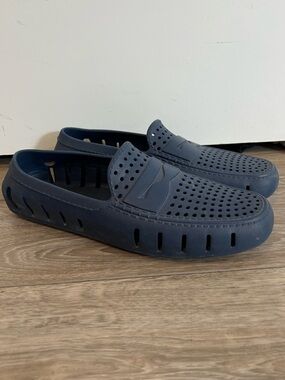 Floafers Adults 9 Perforated Water-Ready Loafers